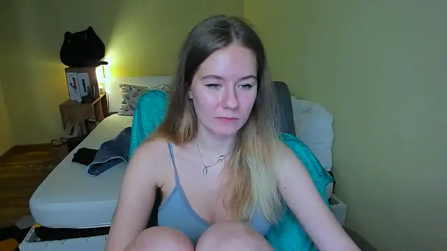 Snapshot of EmilyPaw chatting on 16, 2, 2025 EmilyPaw online show from 16, 2, 2025