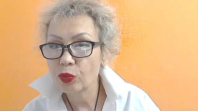 NessyJenixs online show from 10, 10, 2025