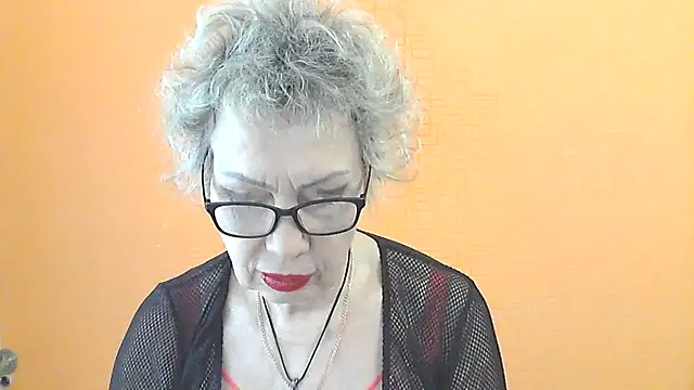 NessyJenixs online show from 9, 4, 2026