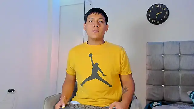 Tylerdrdn online show from 10, 11, 2025