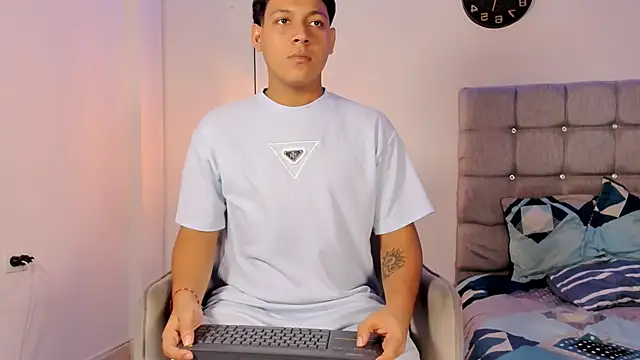 Tylerdrdn online show from 9, 11, 2025