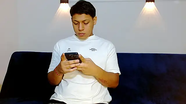 Tylerdrdn online show from 19, 11, 2025