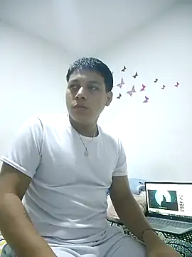 Tylerdrdn online show from 15, 10, 2025