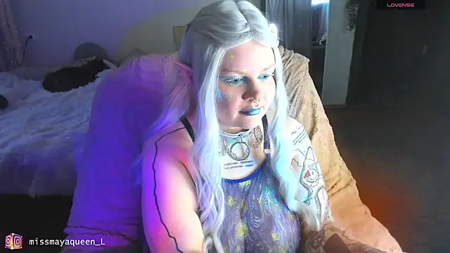 Snapshot of missmayaqueen chatting on 16, 7, 2026 missmayaqueen online show from 16, 7, 2026