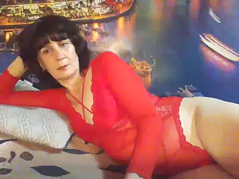 Laura Kiss online show from 6, 10, 2025