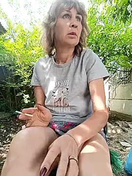 Laura Kiss online show from 16, 6, 2026