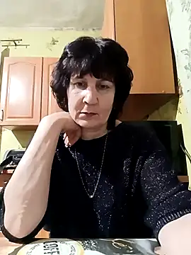 Laura Kiss online show from 8, 3, 2025