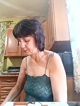 Laura Kiss online show from 11, 11, 2025