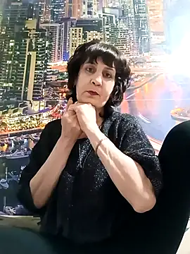 Laura Kiss online show from 15, 4, 2026