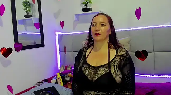 Madisson Housse online show from 22, 2, 2025