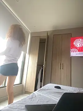 Bryna  online show from 8, 11, 2025