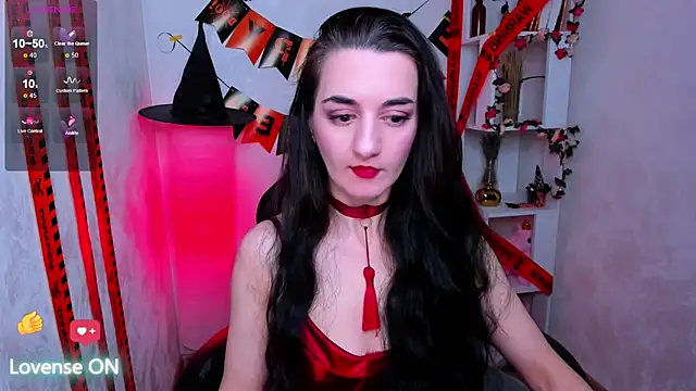 Snapshot of JessicaAlfo chatting on 28, 10, 2025 JessicaAlfo online show from 28, 10, 2025