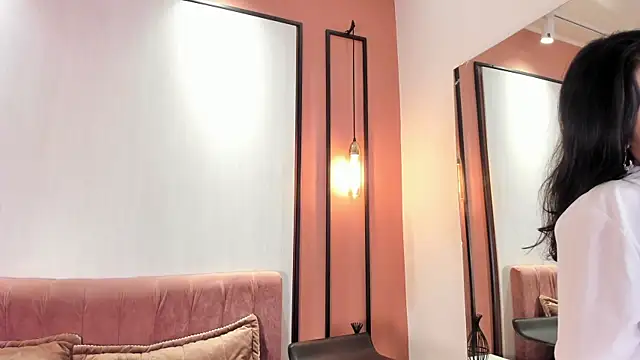 fiorella paris online show from 6, 3, 2025