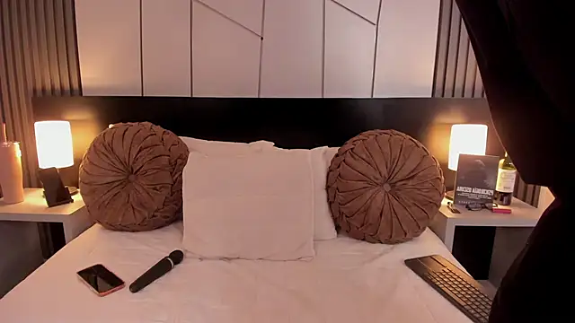 fiorella paris online show from 3, 11, 2025