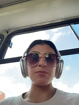 fiorella paris online show from 25, 2, 2026