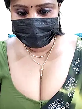 Queenflowerr online show from 9, 3, 2025