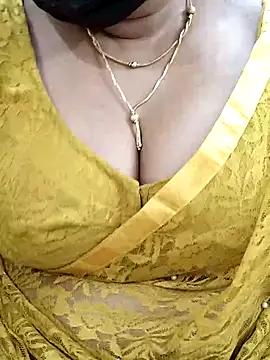 Queenflowerr online show from 12, 3, 2025