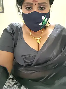 Queenflowerr online show from 6, 11, 2025