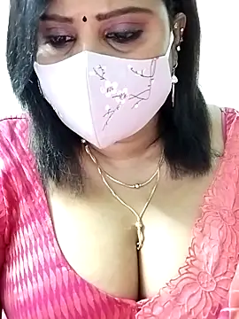 Queenflowerr online show from 11, 9, 2025