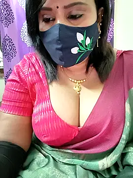 Queenflowerr online show from 8, 11, 2025