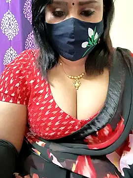 Queenflowerr online show from 10, 11, 2025