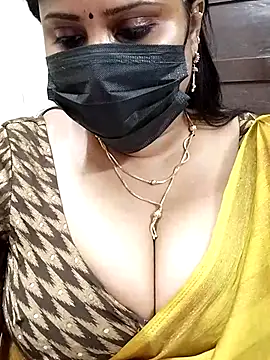 Queenflowerr online show from 4, 3, 2025