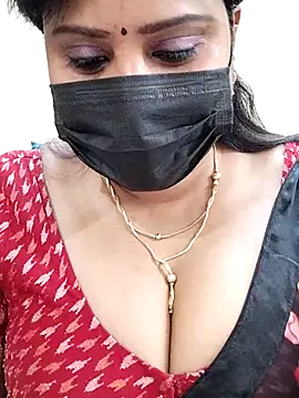 Queenflowerr online show from 6, 3, 2025