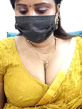 Queenflowerr online show from 10, 3, 2025