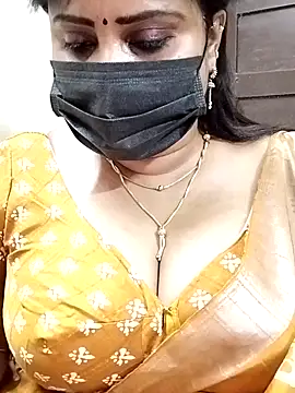 Queenflowerr online show from 11, 3, 2025