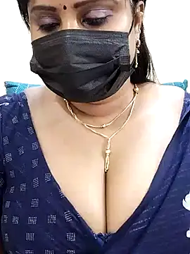 Queenflowerr online show from 4, 3, 2025