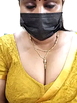 Queenflowerr online show from 20, 3, 2025