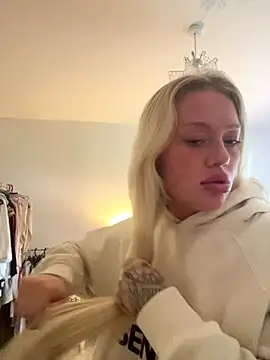 blissdimicco online show from 2, 10, 2025