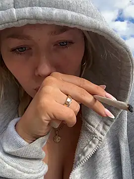 blissdimicco online show from 4, 11, 2025