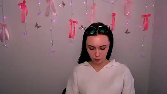 Nikonara Love online show from 16, 4, 2026