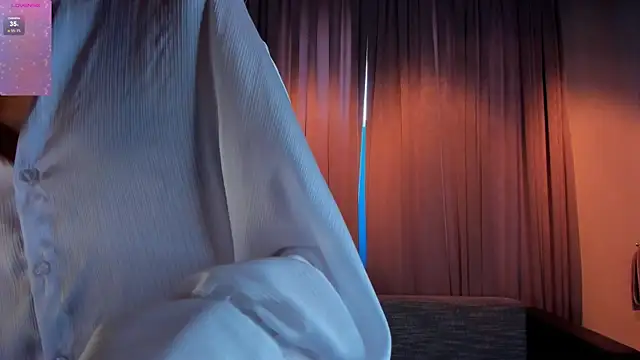 AmityCritchlow online show from 6, 2, 2025