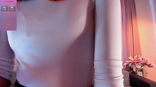 AmityCritchlow online show from 26, 2, 2025