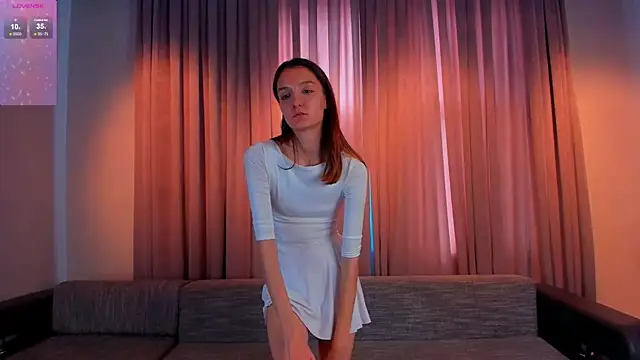 AmityCritchlow online show from 14, 2, 2025