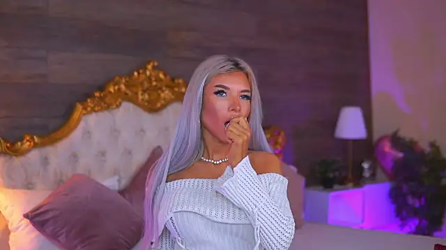 Juicy Jessye online show from 8, 6, 2026