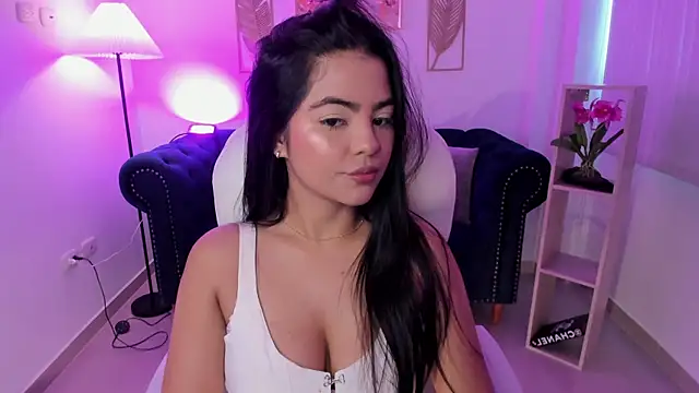 Layla Breezee online show from 31, 3, 2026