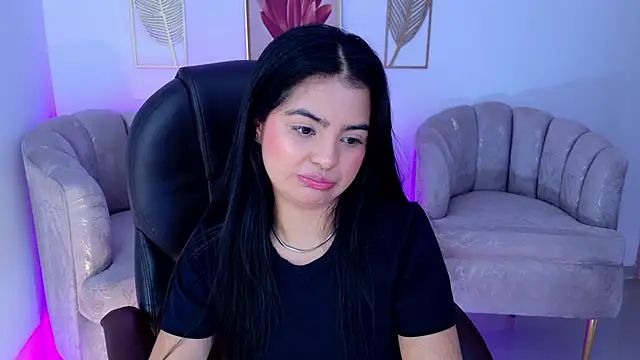 Snapshot of Layla_Breezee chatting on 29, 4, 2026 Layla Breezee online show from 29, 4, 2026