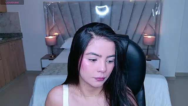Snapshot of Layla_Breezee chatting on 16, 6, 2026 Layla Breezee online show from 16, 6, 2026