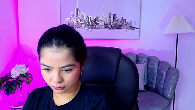 Snapshot of Layla_Breezee chatting on 10, 5, 2026 Layla Breezee online show from 10, 5, 2026