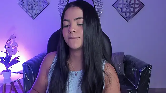 Layla Breezee online show from 22, 3, 2026