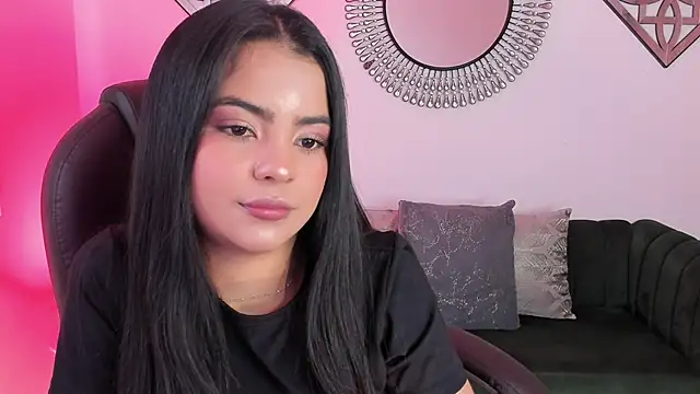 Layla Breezee online show from 8, 2, 2026