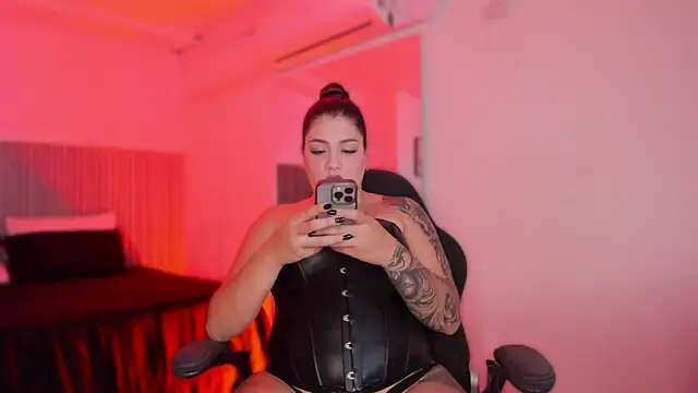 bonnieAn online show from 28, 10, 2025