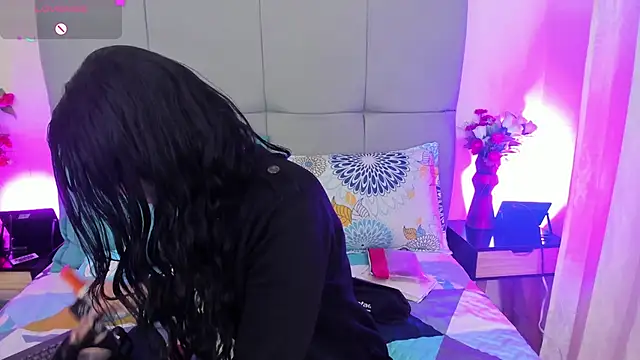 scarlet hit online show from 4, 12, 2025