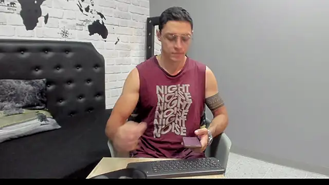 Frank Millers online show from 11, 11, 2025