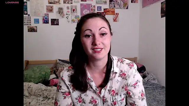 AdorahB3ll3 online show from 16, 12, 2025