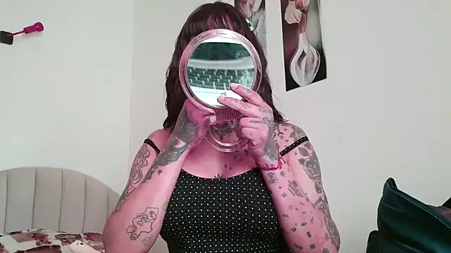 Snapshot of serena__vedette chatting on 20, 5, 2026 serena vedette online show from 20, 5, 2026