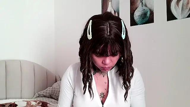 Snapshot of serena__vedette chatting on 19, 5, 2026 serena vedette online show from 19, 5, 2026
